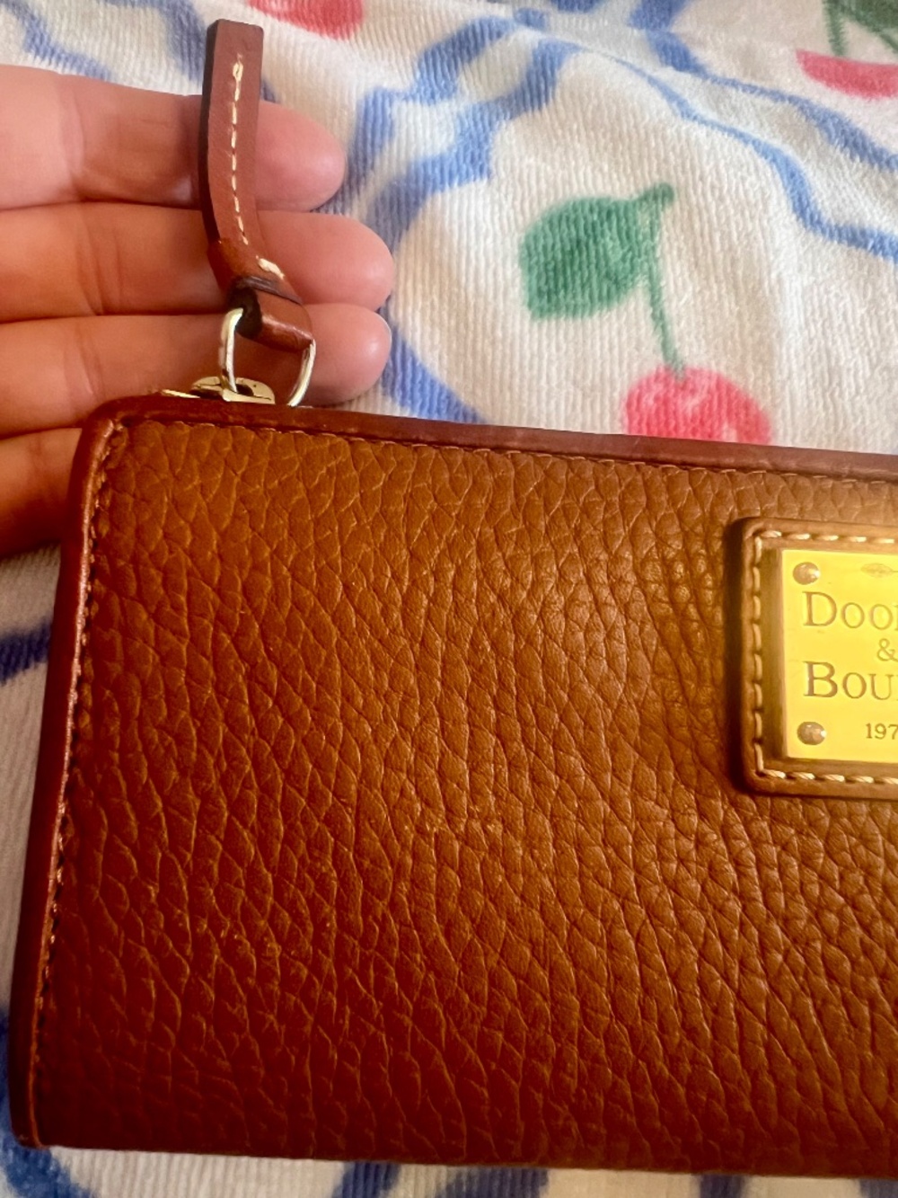 Like new Dooney & Bourke brown leather wallet - Picture 14 of 16